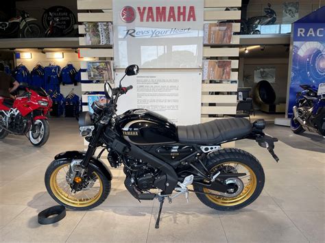 Moto YAMAHA XSR 125 LEGACY 79 MOIS HISTORIC BLACK PROMOTION Neuve