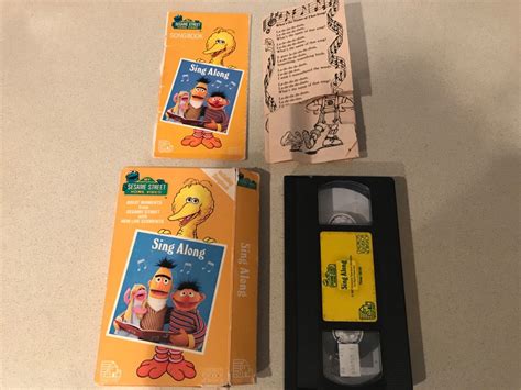 Sesame Street Sing Along Vhs 1987 Side Flap Slip Sleeve W Songbook Ebay