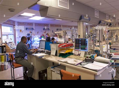 Nurses Station In A Neonatal Intensive Care Unit Nicu Stock Photo Alamy