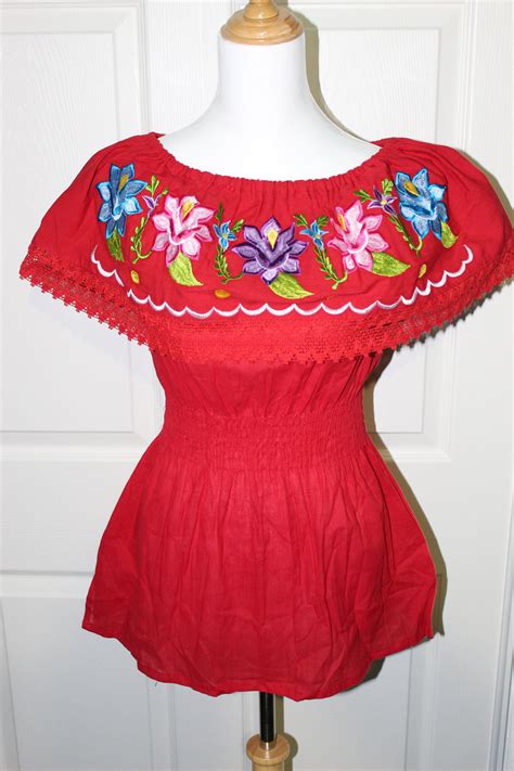 Mexican Off The Shoulder Blouse Etsy In 2020 Mexican Fashion