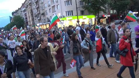 27.06.2013 Протест на ул.Витошка - YouTube