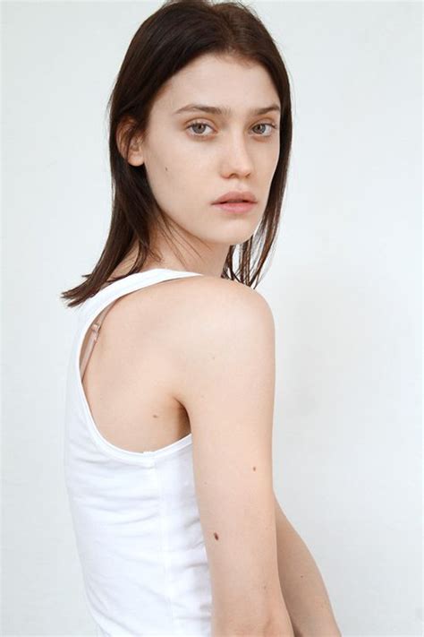 Emily Meuleman - Model Profile - Photos & latest news
