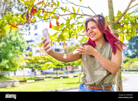 Jeune Latina Banque De Photographies Et Dimages Haute R Solution Alamy