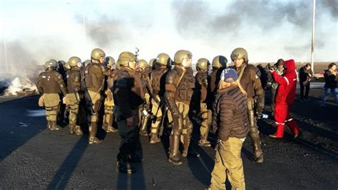 Videos Violento Desalojo De Gendarmer A En Protesta De Santa Cruz