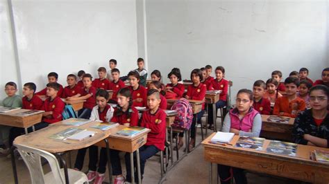 Once Banned, 31,000 Syrian Children Now Learning Kurdish | The Kurdish ...