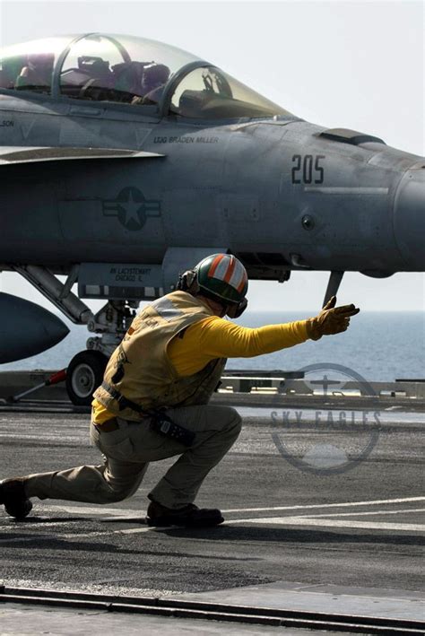 U S Navy F A 18F Super Hornet Checkmates VFA 211 On The Flight Deck