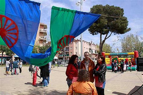 L Informatiu La Comunitat Gitana Celebra Avui Amb Una Festa El Dia