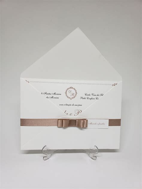 Convite para casamento branco telado linho nude e rosê Atelie da Lola Conviteria convites