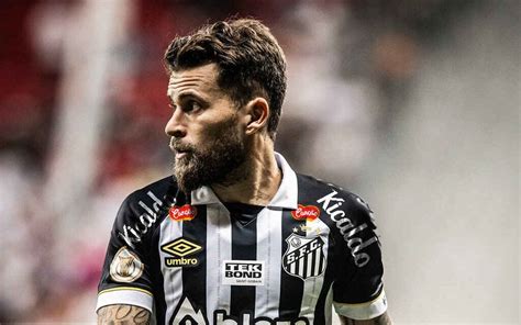 Ap S Ficar Fora Dos Planos Do Santos Lucas Lima Anunciado Como