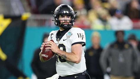 Game Summary Wake Forest Defeats Missouri 27 17 In Gasparilla Bowl