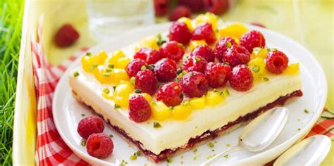 Entremets Mousse De Fromage Blanc Aux Framboises Et La Mangue