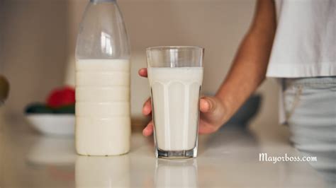 7 Benefits Of Drinking Warm Milk