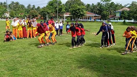 Keseruan Balap Terompah Lomba Olahraga Tradisional Tingkat Kecamatan