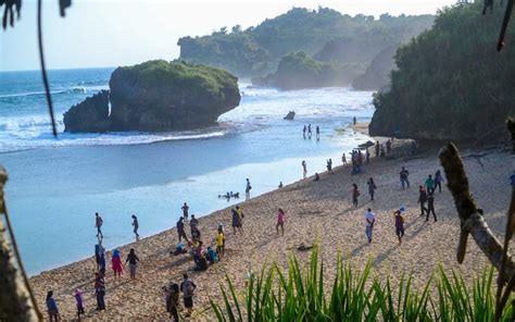 Pantai Indrayanti Gunung Kidul Update Foto Lokasi Rute