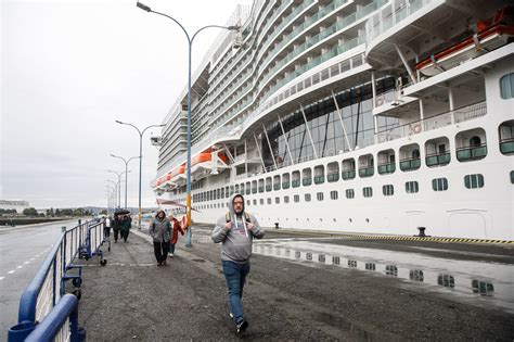 El Sexto Crucero Más Grande Del Mundo Atraca En A Coruña Dimension