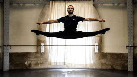 Le danseur étoile François Alu quitte l Opéra de Paris sept mois après