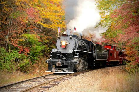 Take These 2 Train Rides Through A Kaleidoscope Of Fall Colors ...