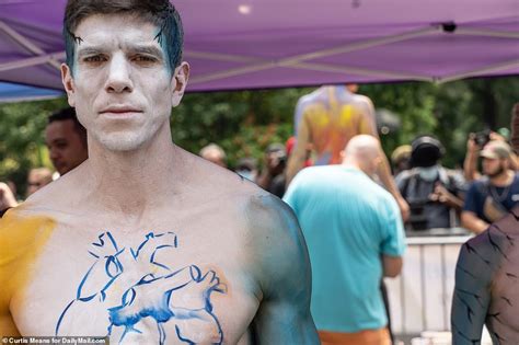 Models Ditch Their Clothes To Become Human Works Of Art In New York