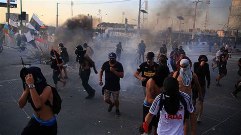 Jornada De Protestas Por Muerte De Hincha De Colo Colo Deja Un