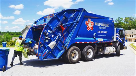 Republic Services Mcneilus Rear Loader Trash Truck Youtube