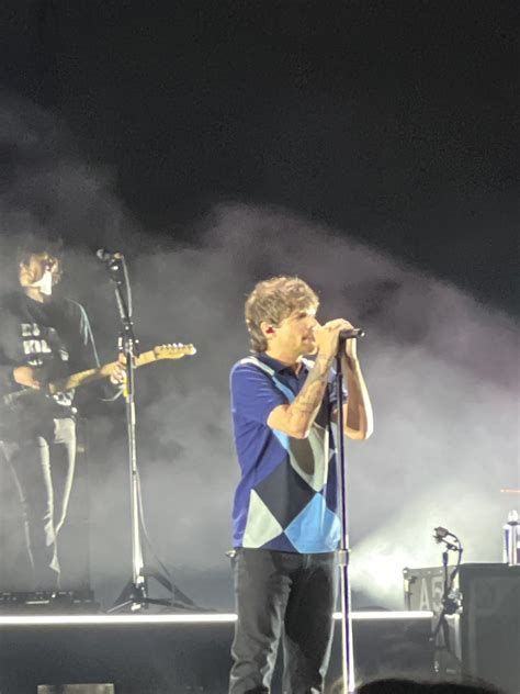 Louis Tomlinson Updates On Twitter 📸 Louis Esta Noche En El Escenario De Bmo Pavilion Para