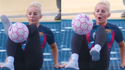 Footballer breaks world record with her amazing football skills ...