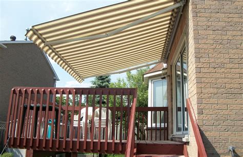 Cream Awning Over Auburn Porch Rolltec Retractable Awnings Toronto