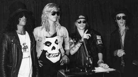 The Kurt Cobain Vs Axl Rose Feud Timeline Explained