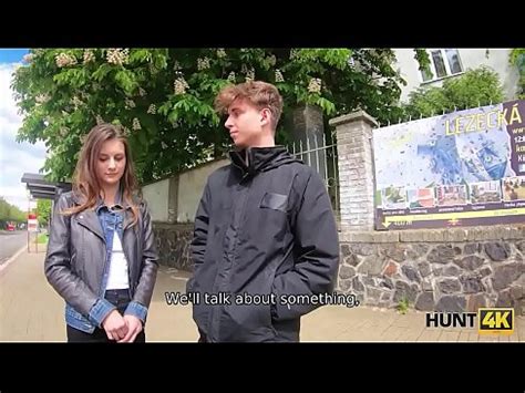 HUNT4K Chica se convierte en puta porque necesita dinero para billetes de autobús XVIDEOS