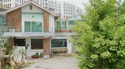 Goodberry Entertainment [ 주 굿베리엔터테인먼트] Korean Dramaland House Exterior Korean House