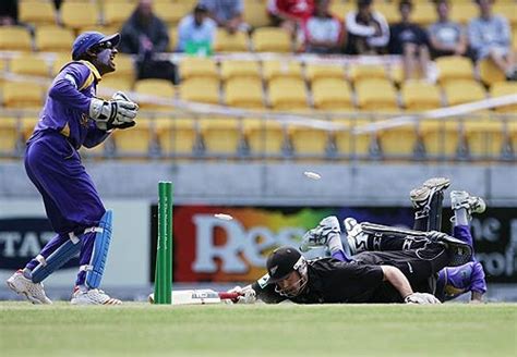 Stephen Fleming Dives To Make His Ground ESPNcricinfo