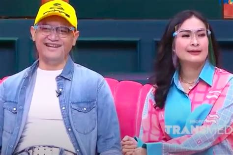 Foto Resep Pernikahan Awet Sampai 21 Tahun Ala Iis Dahlia Dan Satrio