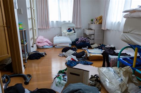 汚い部屋はどこから片付けるべき？片付けのコツとビフォーアフターを公開！ 不用品回収ラクエコ