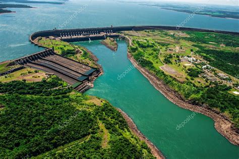 Presa El Ctrica De Itaip En Brasil Y Argentina Foto A Rea Uno De Los