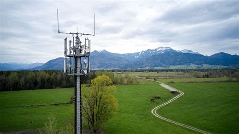 Gemeinsam stark Vodafone und Telekom schließen Funklöcher