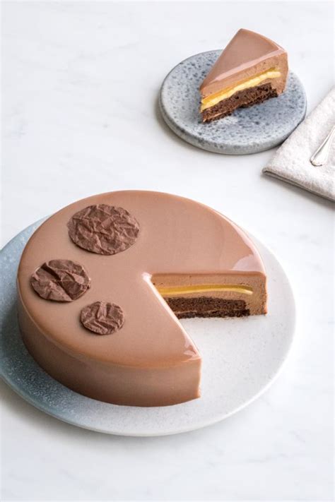 Entremets chocolat au lait et fruit de la passion Empreinte Sucrée