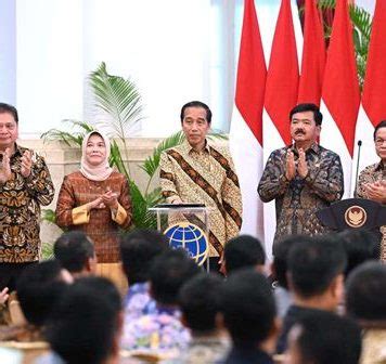 Presiden Jokowi Serahkan Sertifikat Dan Luncurkan Sertifikat Tanah