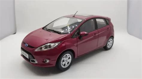 1:18 Diecast Model for Ford Fiesta 2011 Purple Red Hatchback Alloy Toy ...