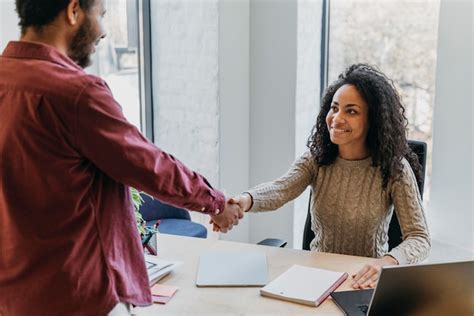 Reunião De Trabalho Em Equipe Com Empresários Foto Grátis