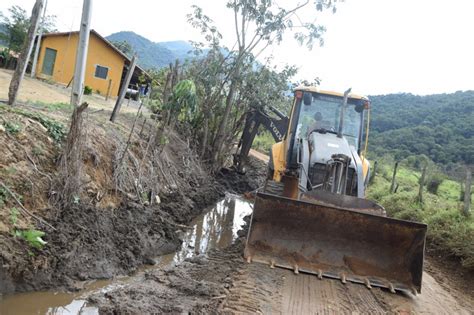 Servi Os De Limpeza E Manuten O N O Param Nas Ruas De Lorena