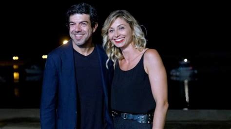 Chi La Famosissima Moglie Di Pierfrancesco Favino Un Attrice