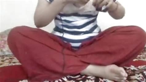 Raunchy Pakistani Bitch Playing With Her Wet Cunt Porn