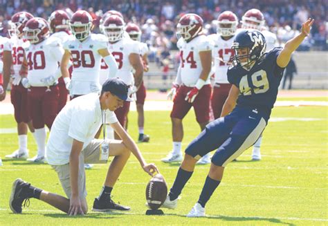 Mexicos 1st Female College Kicker Takes Field News Sports Jobs