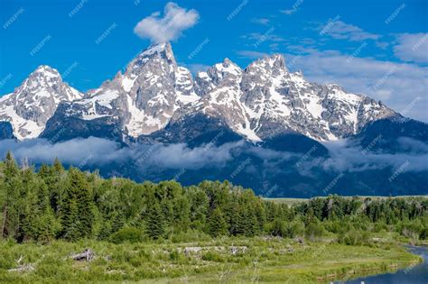 Premium Photo | Mountains in grand teton national park