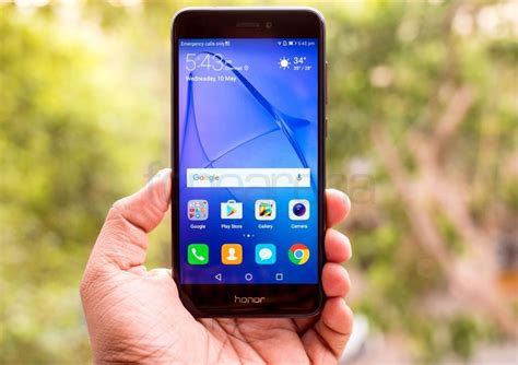 Honor 8 Lite Hands On and Photo Gallery