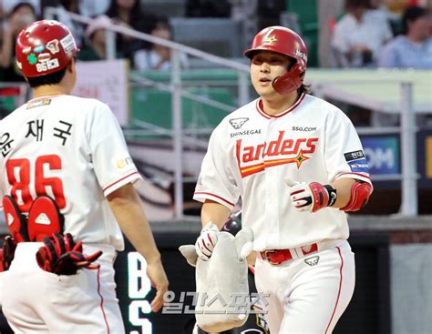 강백호 치니 최정도 쳤다 박병호 이후 Kbo 2번째 9시즌 연속 20홈런 대기록 Is 인천