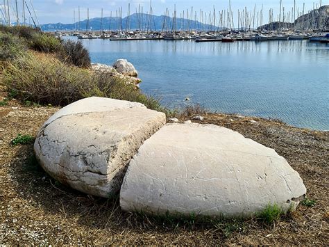 Au Frioul Vestiges Du Pont Transbordeur Marseille