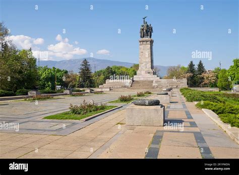 Sofía Bulgaria Mayo De 2023 Vista Del Monumento Al Ejército