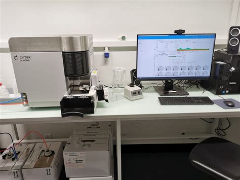 Cytek Aurora 5L - Spectral Analyzer - Schlieren | Cytometry Facility | UZH