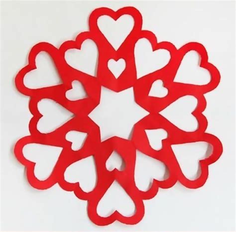 25 Awesome Diy Snowflakes For Valentine S Day In 2020 Hearts Paper Crafts